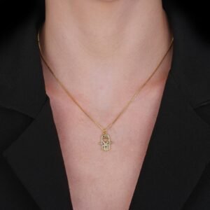 Colar Dourado Mão de Fátima Cravejado de Zircônia Coloridas com Coração